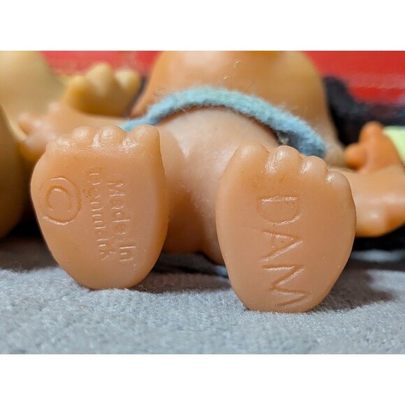 Lot of Vintage Troll Dolls – Mixed Outfits – Clothing Bundle – 1980s/90s Trolls - Picture 10 of 11